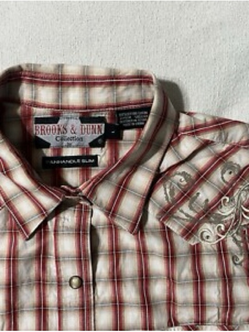 Brooks & Dunn Men’s Cream and Red Plaid Button-Down Shirt